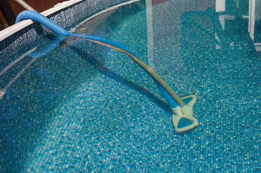 how to keep above ground pools clean