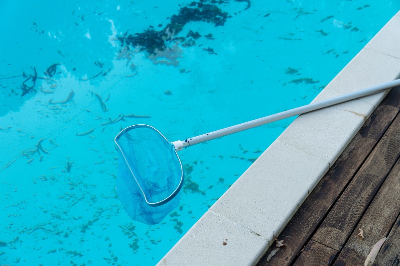 how to clean dirt from the bottom of a pool