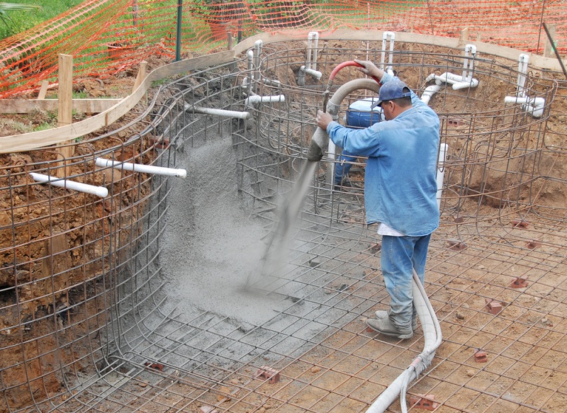 concrete vs gunite pools